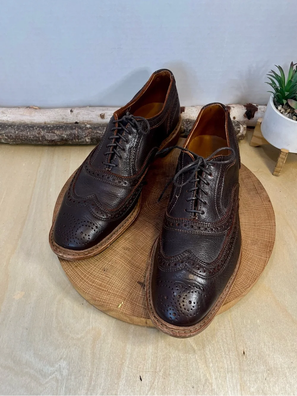 Allen Edmonds Neumok 2.0 Wingtip Oxford – Brown Leather – Men's Size 10D